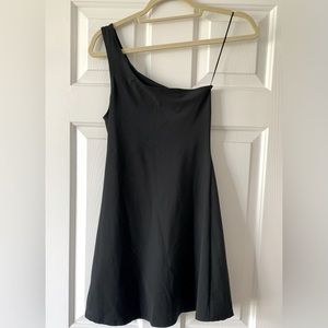 Abercrombie travelers one shoulder dress